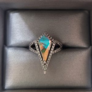 Fragrant Jewels Unicorn Tears Ring